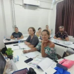 Students in a Thai language class